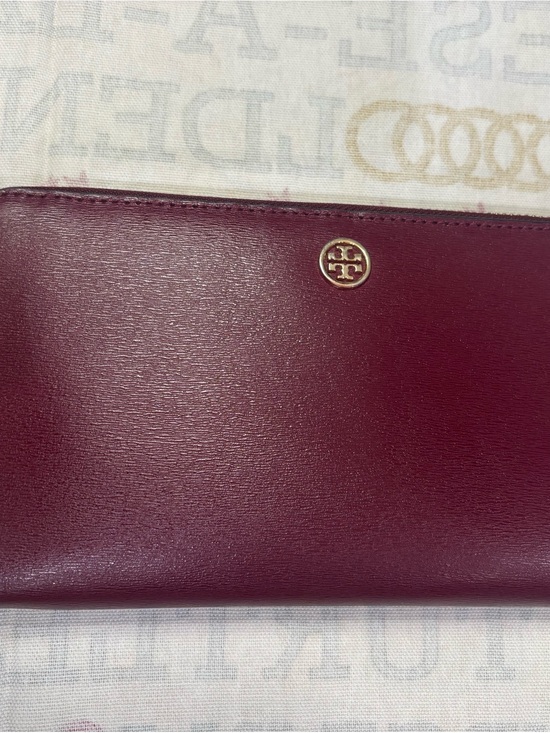 Tory Burch Handbags - Tory Burch Burgandy Leather Continental Wallet with Gold Logo